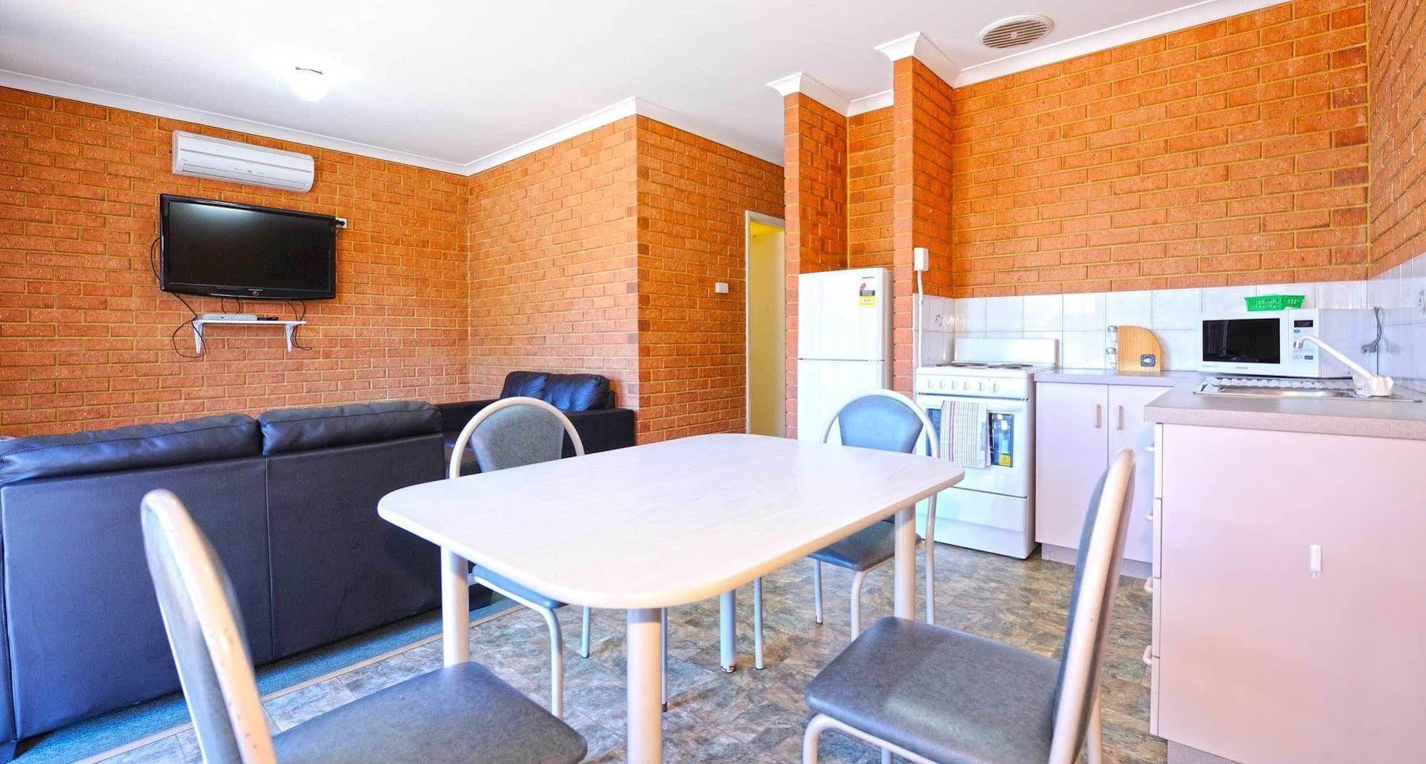 Abrolhos Reef Lodge Geraldton Kültér fotó